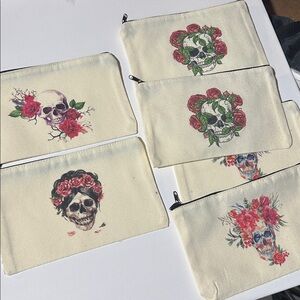 6 Cosmetics Bag | Skull Themed